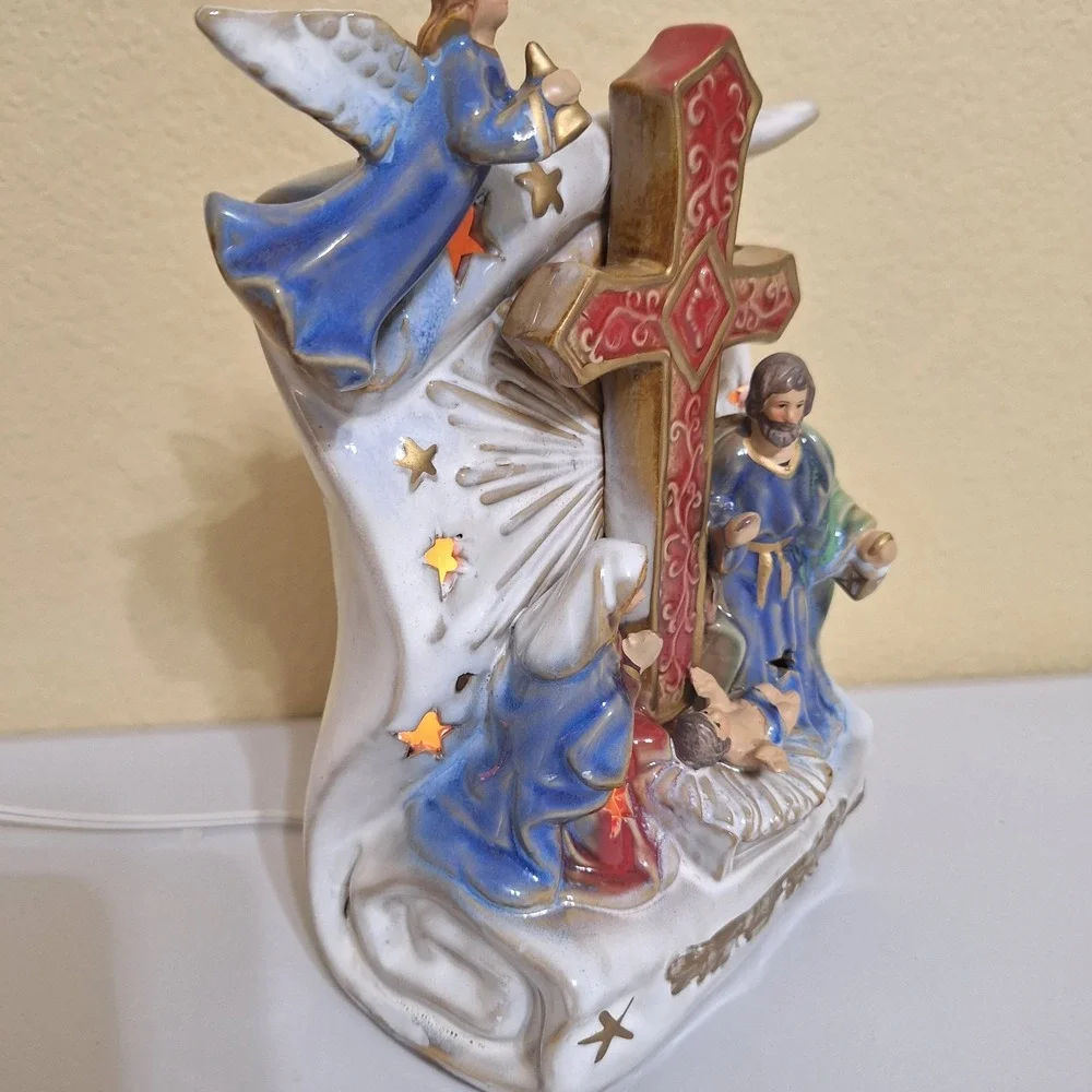 Night Light Plug In Ceramic‎ Cross Nativity Scene  Hand painted Kirkland's 9